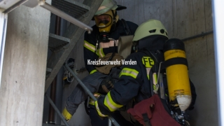 Übung einer Menschenrettung während der Abschlussprüfung. Übung einer Menschenrettung während der Abschlussprüfung.