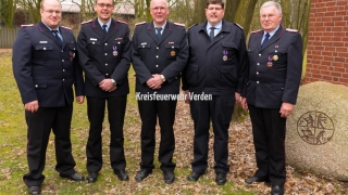 Mit dem Feuerwehr-Ehrenzeichen ausgezeichnet wurden: Sven Kuckuck (Bronze), Frank Boblat (Silber), Herbert Freymuth (Gold), Heiner Lindhorst (Silber) und Manfred Staack (Bronze).