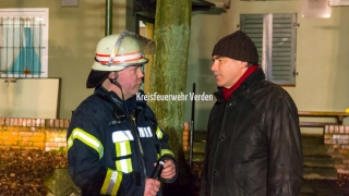 Bürgermeister Lutz Brockmann im Gespräch mit Stadtbrandmeister Peter Schmidt.