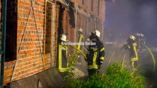 Von mehreren Seiten aus wurde das Feuer bekämpft.