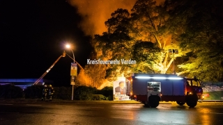 Brandbekämpfung von der Drehleiter aus.