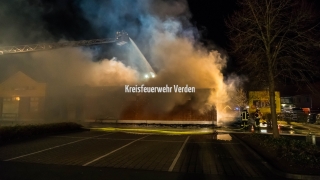 Lage kurz nach Beginn der Löscharbeiten.