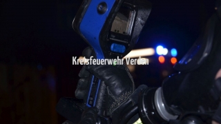 Kontrolle der Brandstelle mittels Wärmebildkamera.