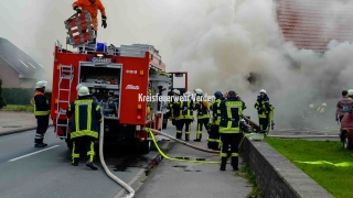 Einsatzkräfte an der Einsatzstelle.