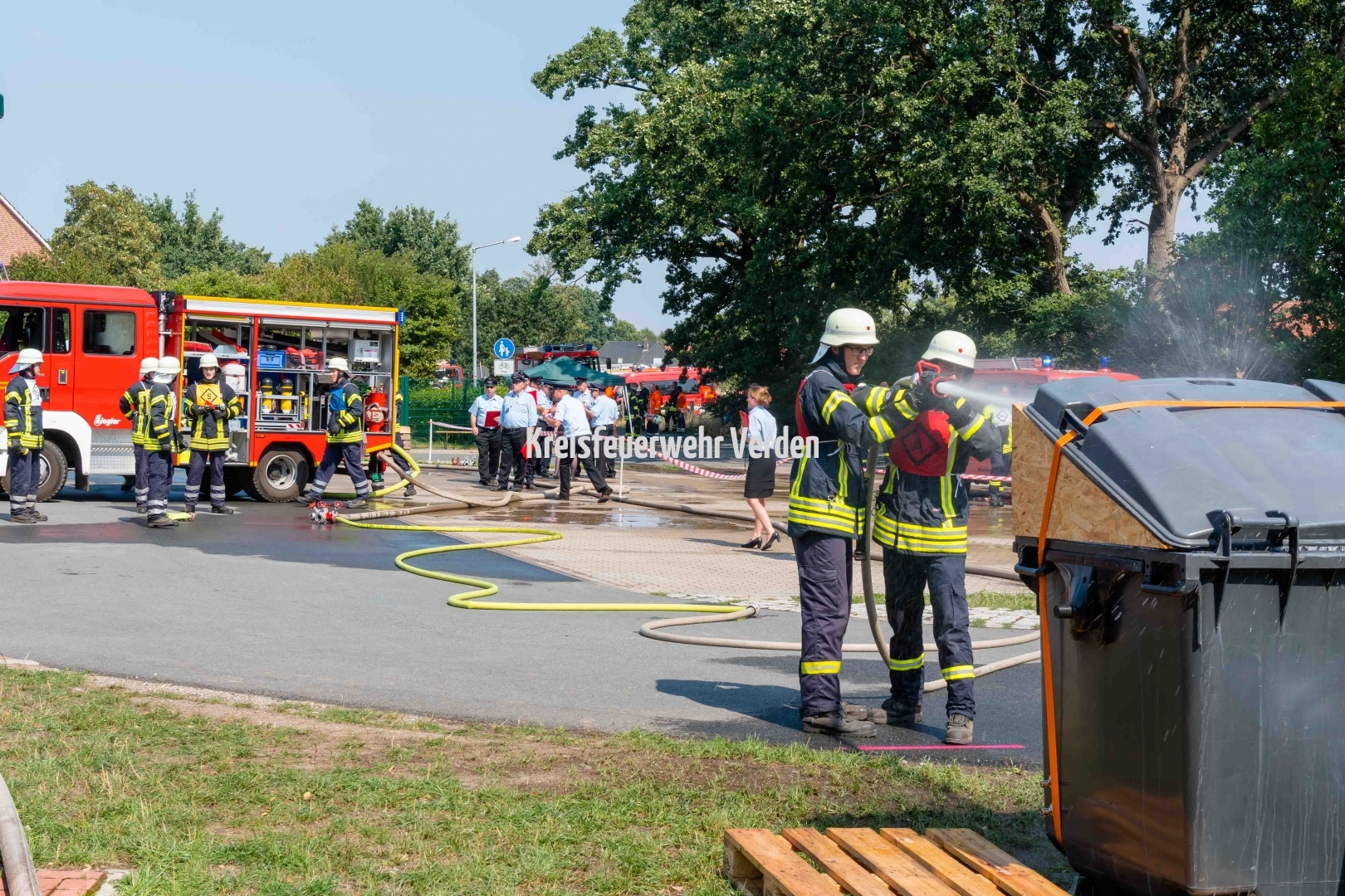 Im Modul C musste ein kompletter Löschangriff zur Bekämpfung eines Containerbrandes aufgebaut werden.