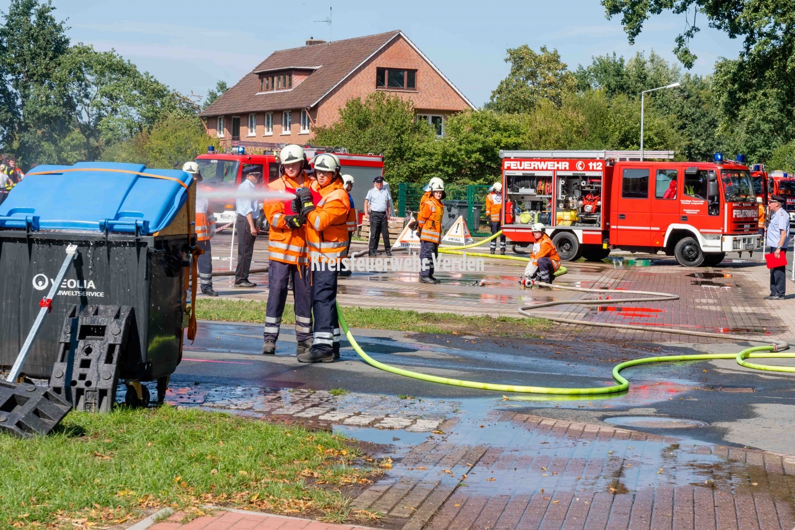 Im Modul C musste ein kompletter Löschangriff zur Bekämpfung eines Containerbrandes aufgebaut werden.