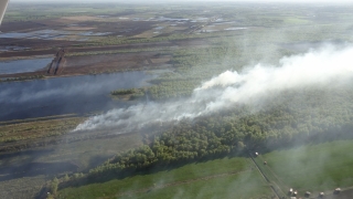Die erste Alarmierung kam für den FFD bereits zu Ostern. Bei einem großen Moorbrand im Landkreis Vechta wurden beide Maschinen eingesetzt um eine bessere Lageeinschätzung für die Einsatzleitung am Boden zu ermöglichen. (Rolf Feldmann)