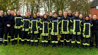 Das Abschlussfoto der Fortbildung mit dem Ausbilderteam. Das Abschlussfoto der Fortbildung mit dem Ausbilderteam.