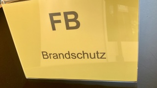 Als Fachberater im Krisenstab brachten Kreisbrandmeister Hans-Hermann Fehling mit seinen beiden Stellvertretern Fachexpertise in die Entscheidungsfindung mit ein. Als Fachberater im Krisenstab brachten Kreisbrandmeister Hans-Hermann Fehling mit seinen beiden Stellvertretern Fachexpertise in die Entscheidungsfindung mit ein.