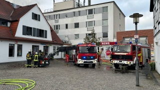 Einsatzkräfte an der Einsatzstelle.