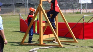 Der Angriffstrupp beim Überwinden der Leiterwand