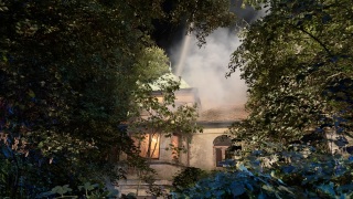 Löscharbeiten über die Drehleiter.