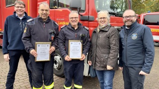 Fachdienstleiter Christian Groth, stellvertretender Führer der Kreisfeuerwehrbereitschaft Jens Rebers, Führer der Kreisfeuerwehrbereitschaft Joachim Schmidt, Erste Kreisrätin Regina Tryta, Kreisbrandmeister Dennis Körte.