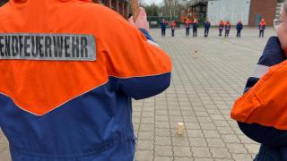Genauigkeit ist beim Spiel Wikingerschach gefragt.