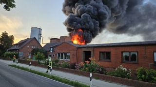Flammenbild unmittelbar nach Eintreffen der ersten Einsatzkräfte.