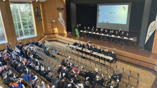 Verabschiedung der Satzung und Geschäftsordnung.