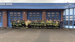 Gruppenbild aller Teilnehmer. Gruppenbild aller Teilnehmer.