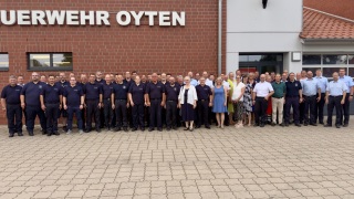 Die mit der Hochwasser-Ehrennadel ausgezeichneten Einsatzkräfte und Helfer.