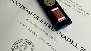 Die Hochwasser-Ehrennadel 2023/2024 des Landes Niedersachsen.