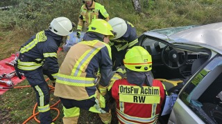 Verkehrsunfallrettung durch den Fachzug Technische Hilfeleistung.