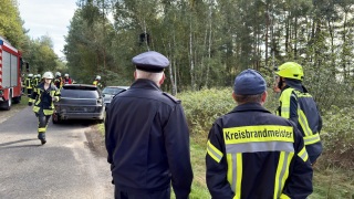 Regierungsbrandmeister Thomas Friedhoff und Kreisbrandmeister Dennis Körte bei einer Einsatzlage des Fachzuges Technische Hilfeleistung.