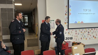 Timo Küchemann (Ottersberg) wurde mit dem Ehrenzeichen der niedersächsischen Jugendfeuerwehr ausgezeichnet.