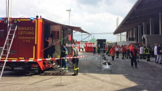 Er ist damit bestens ausgerüstet zur Koordination größerer Einsätze von Feuerwehren und anderen Hilfsorganisationen ...